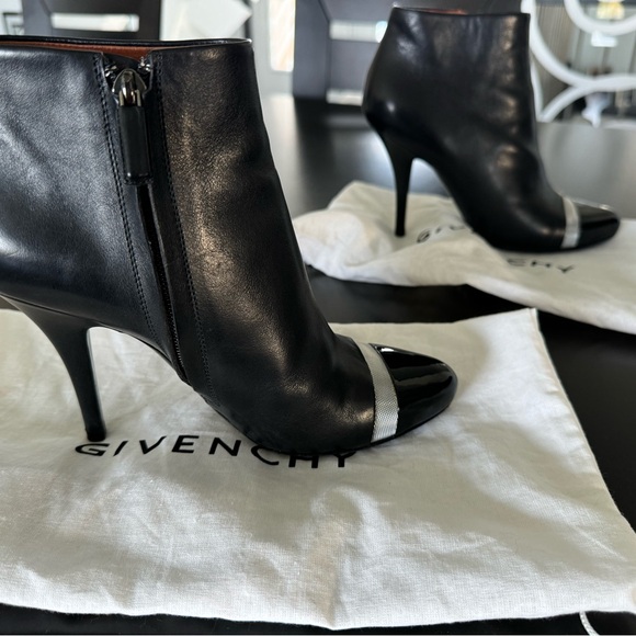 Givenchy booties. - Picture 2 of 10